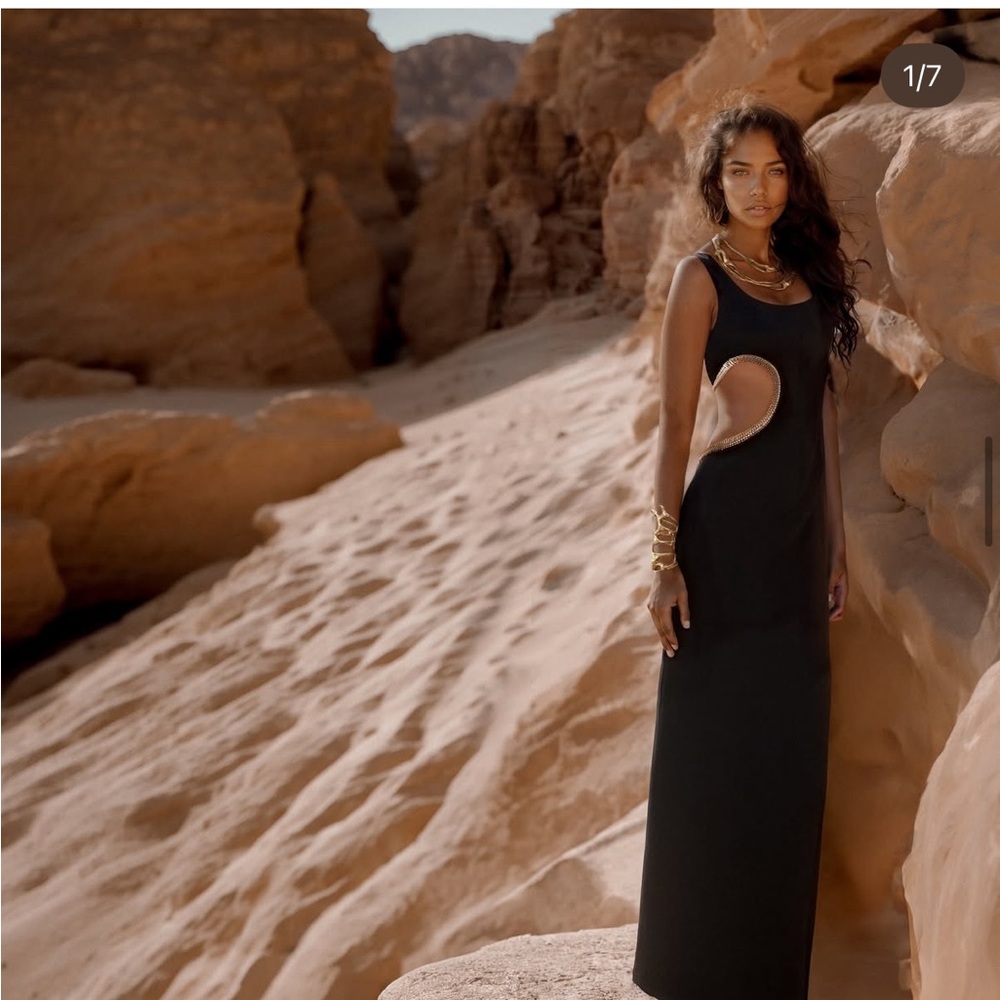 Elegant Black Cut-Out Maxi Dress